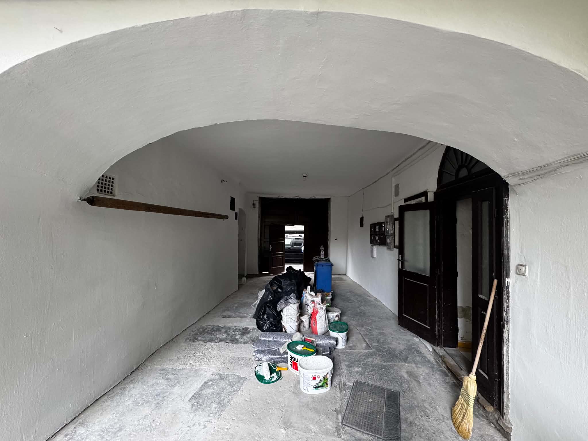 Íves beltéri felület